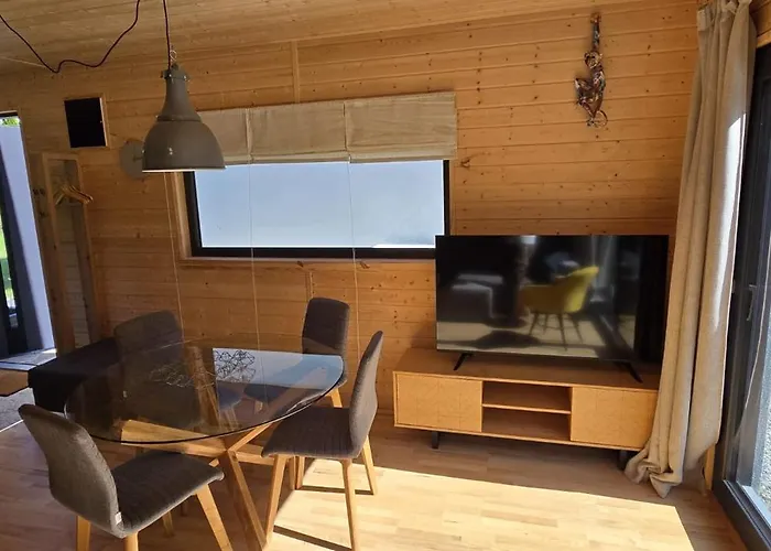 Kaszubski Mlyn شاليه Wierzchucino